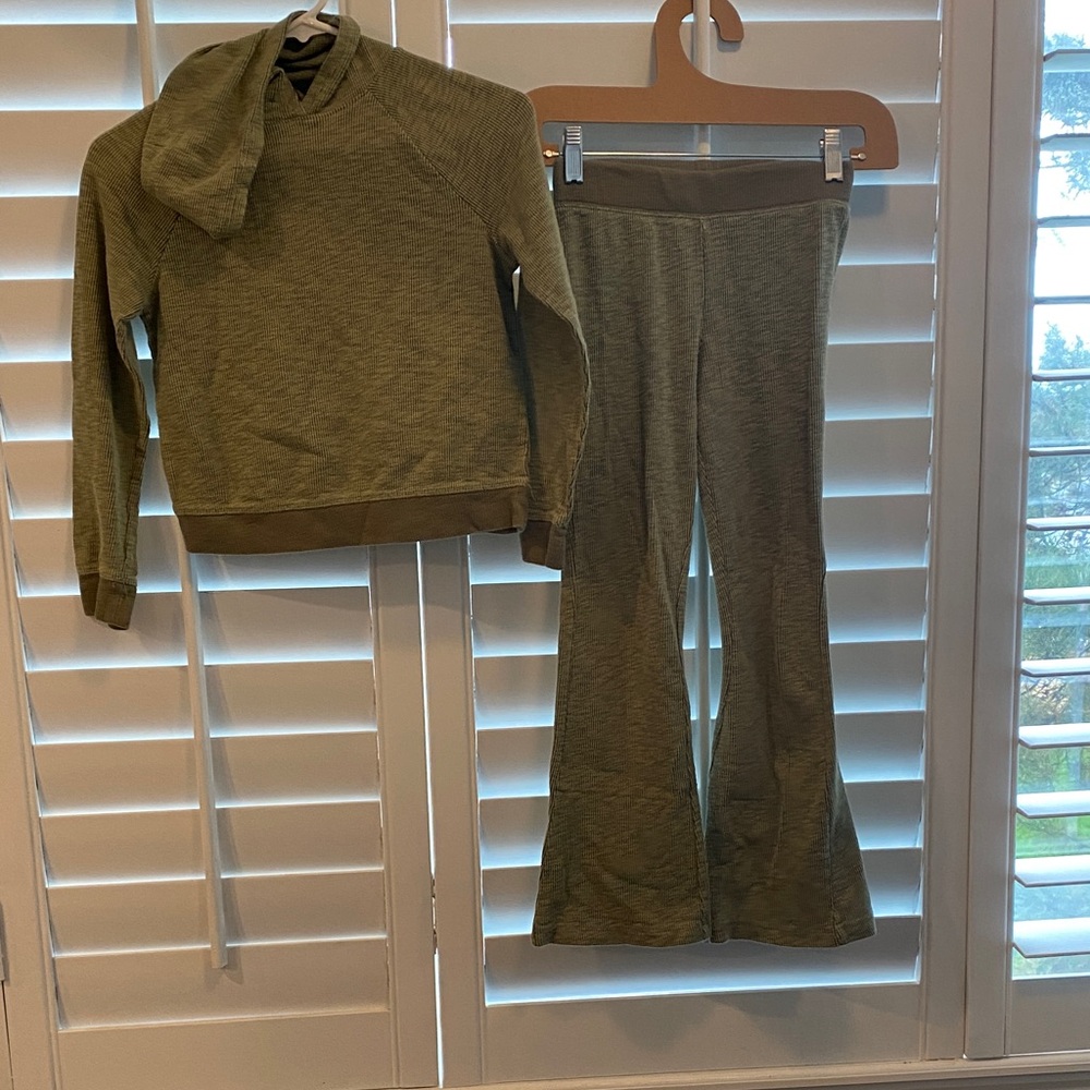 Cat & Jack Olive Textured Knit Top